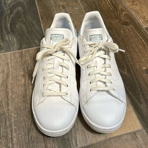 Women’s Adidas white leather Stan Smith sneakers. Excellent condition.